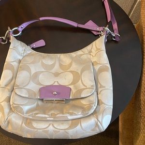 Coach bag off the shoulders worn twice